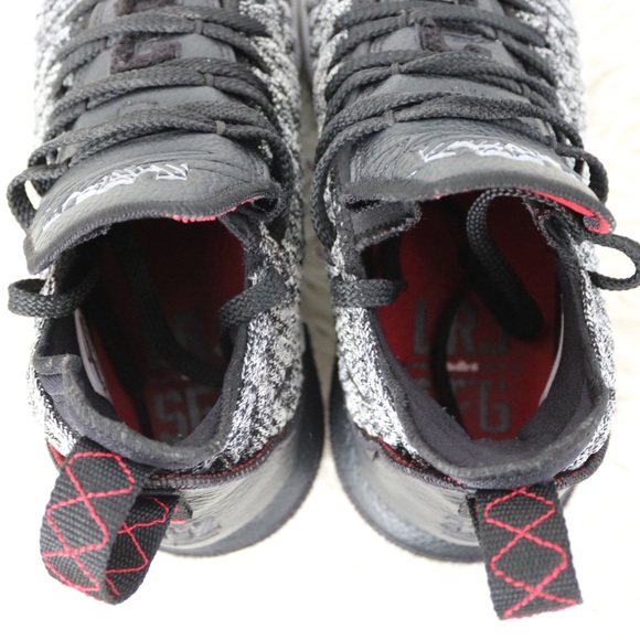 Nike Lebron 16s “Oreos” (Size 8 1/2US) - Picture 11 of 16